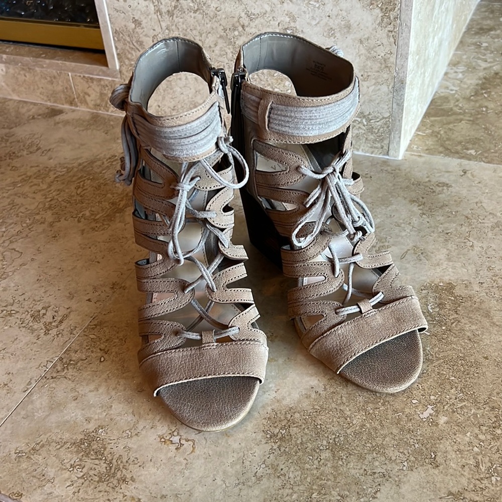 Cute lace up sandal.